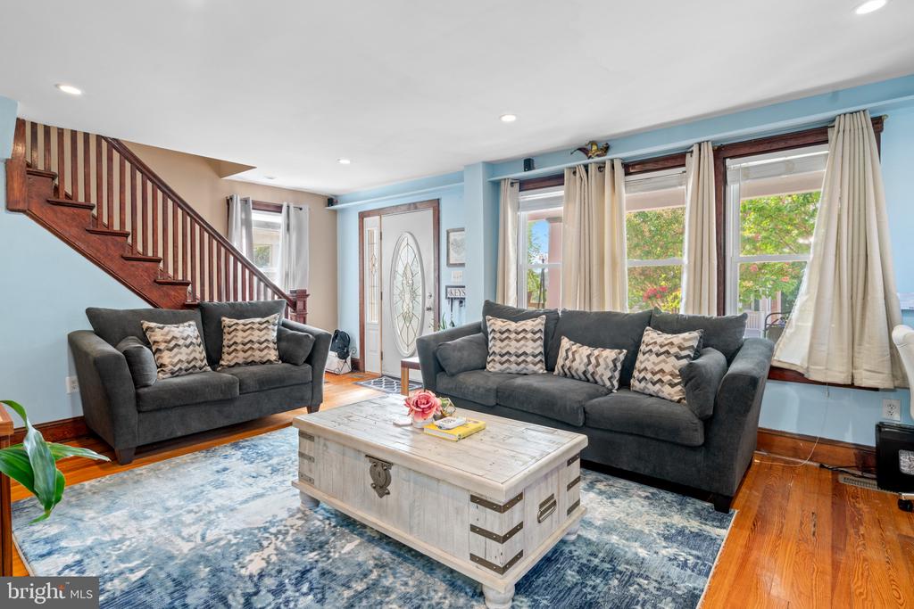 8 DAVIS AVENUE