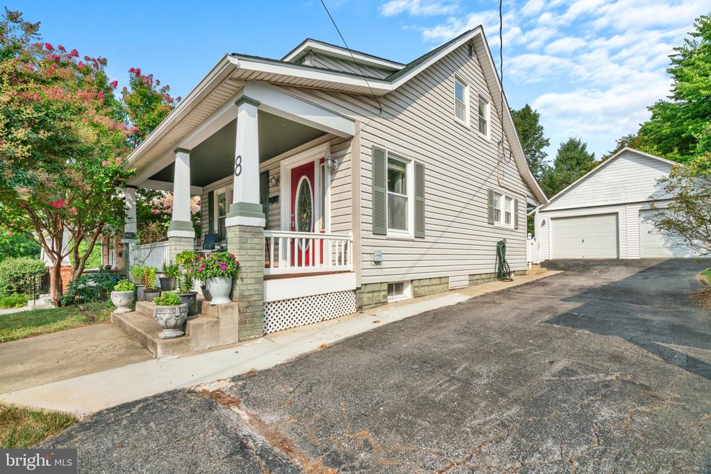 8 DAVIS AVENUE