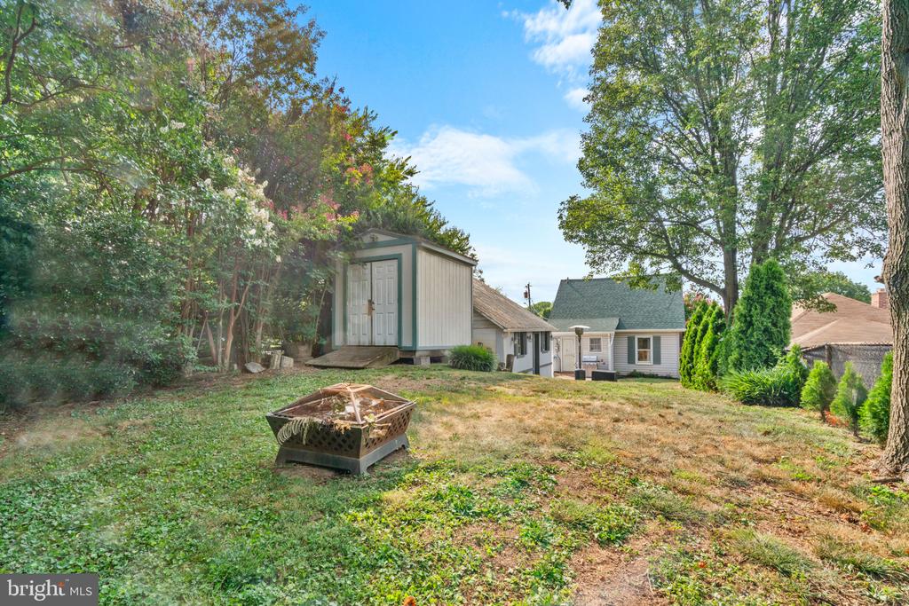 8 DAVIS AVENUE