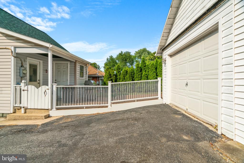 8 DAVIS AVENUE