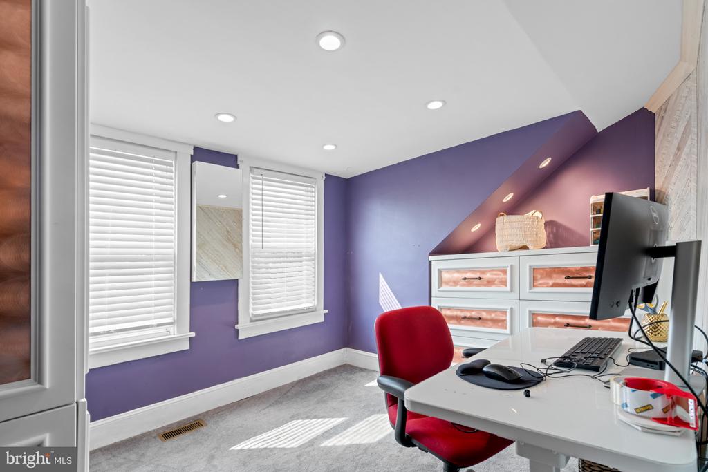 8 DAVIS AVENUE