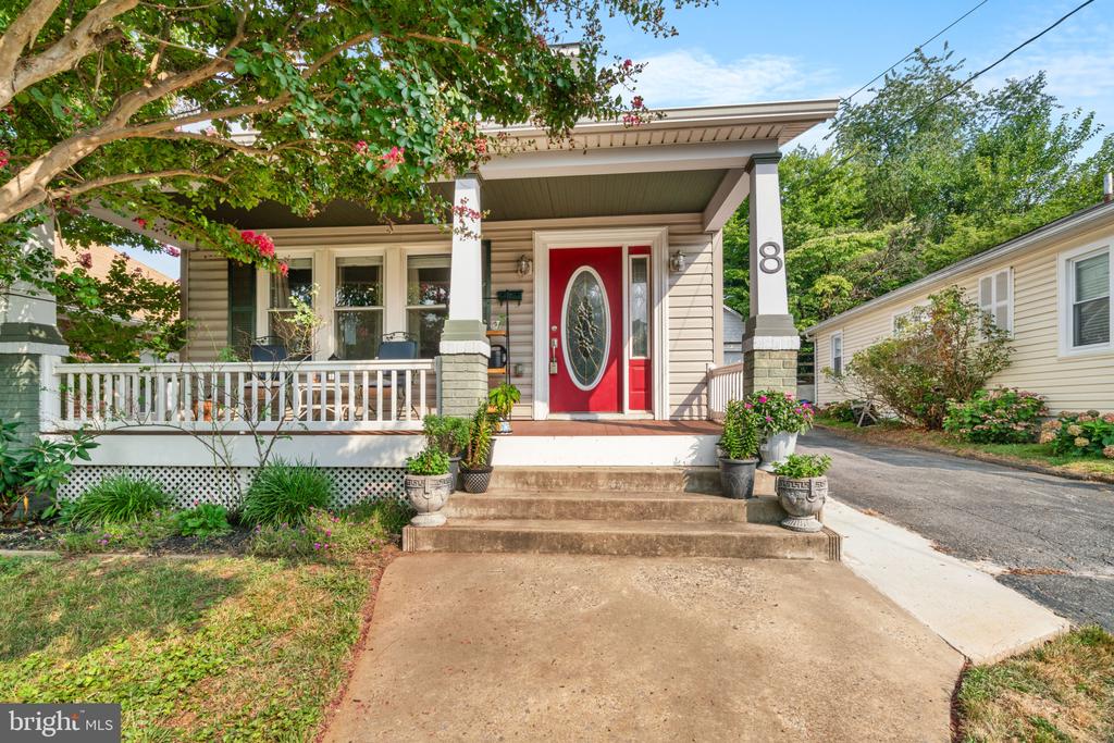 8 DAVIS AVENUE
