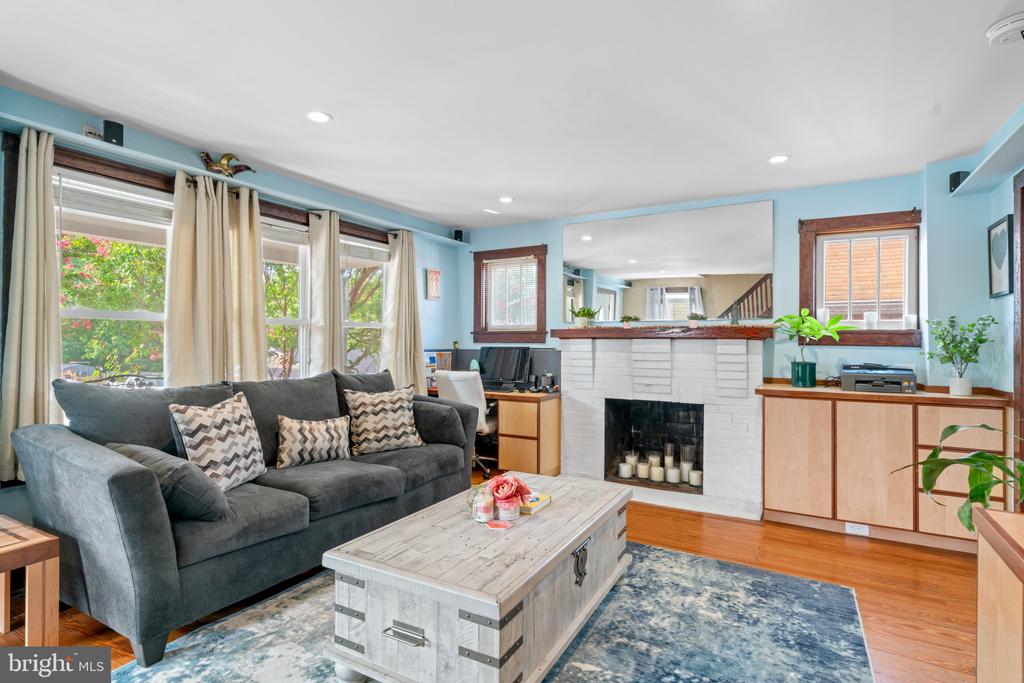 8 DAVIS AVENUE