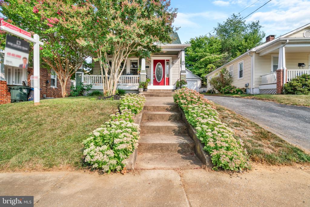8 DAVIS AVENUE