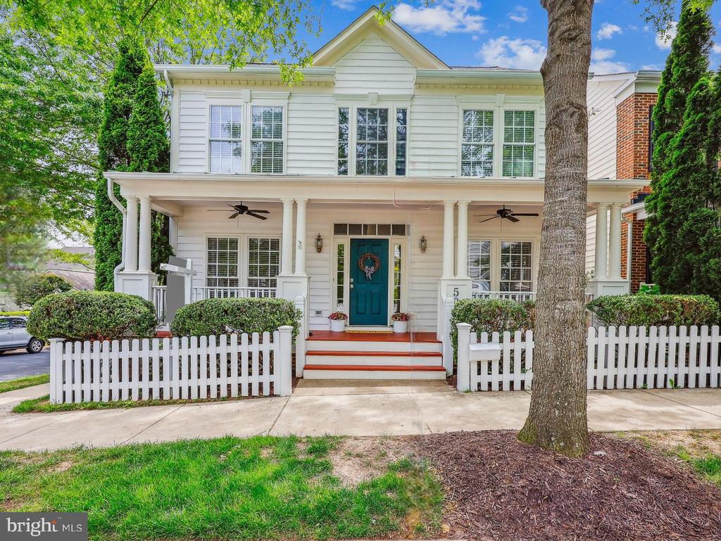 502 LEANING OAK STREET