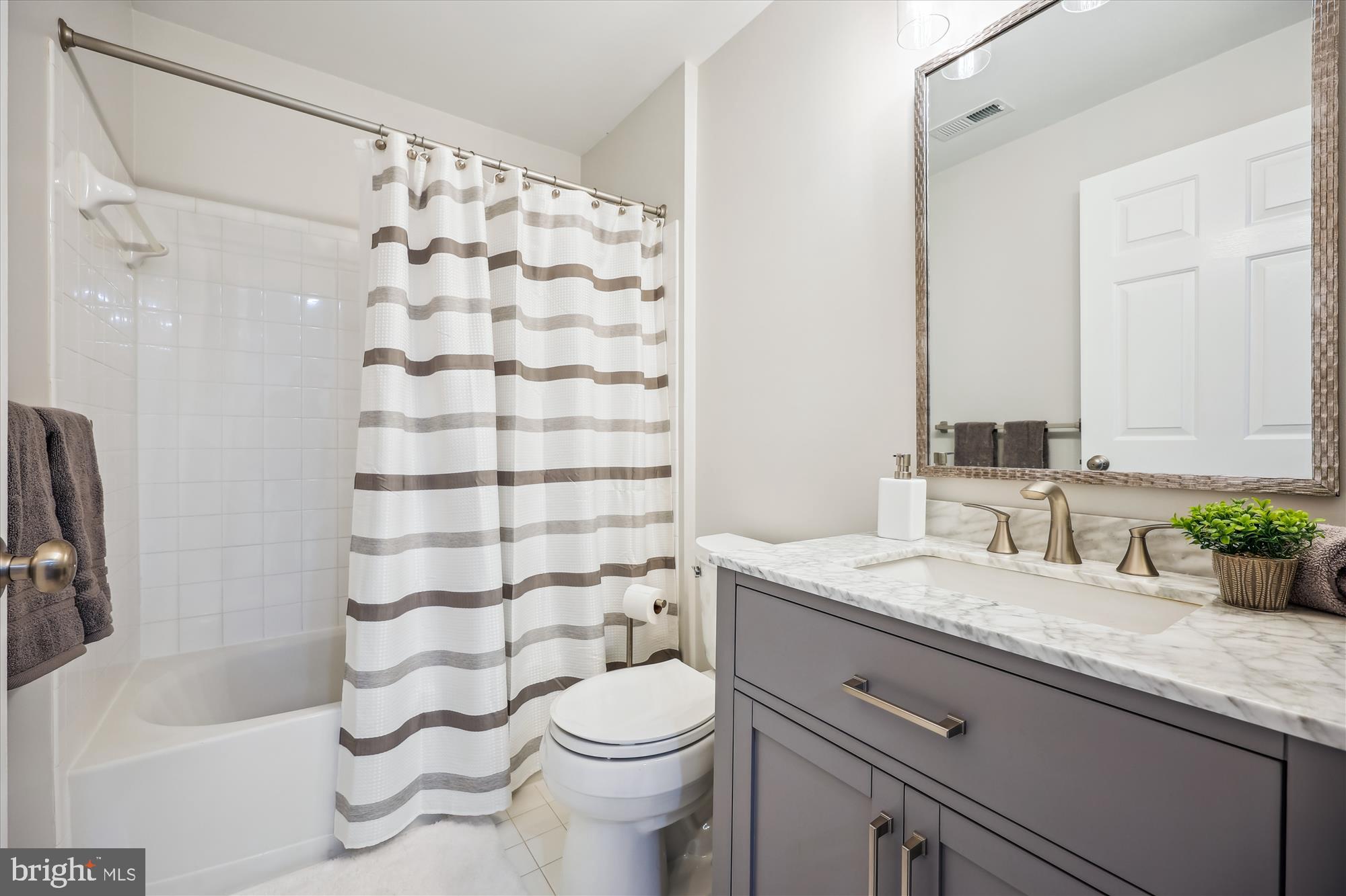 502 LEANING OAK STREET