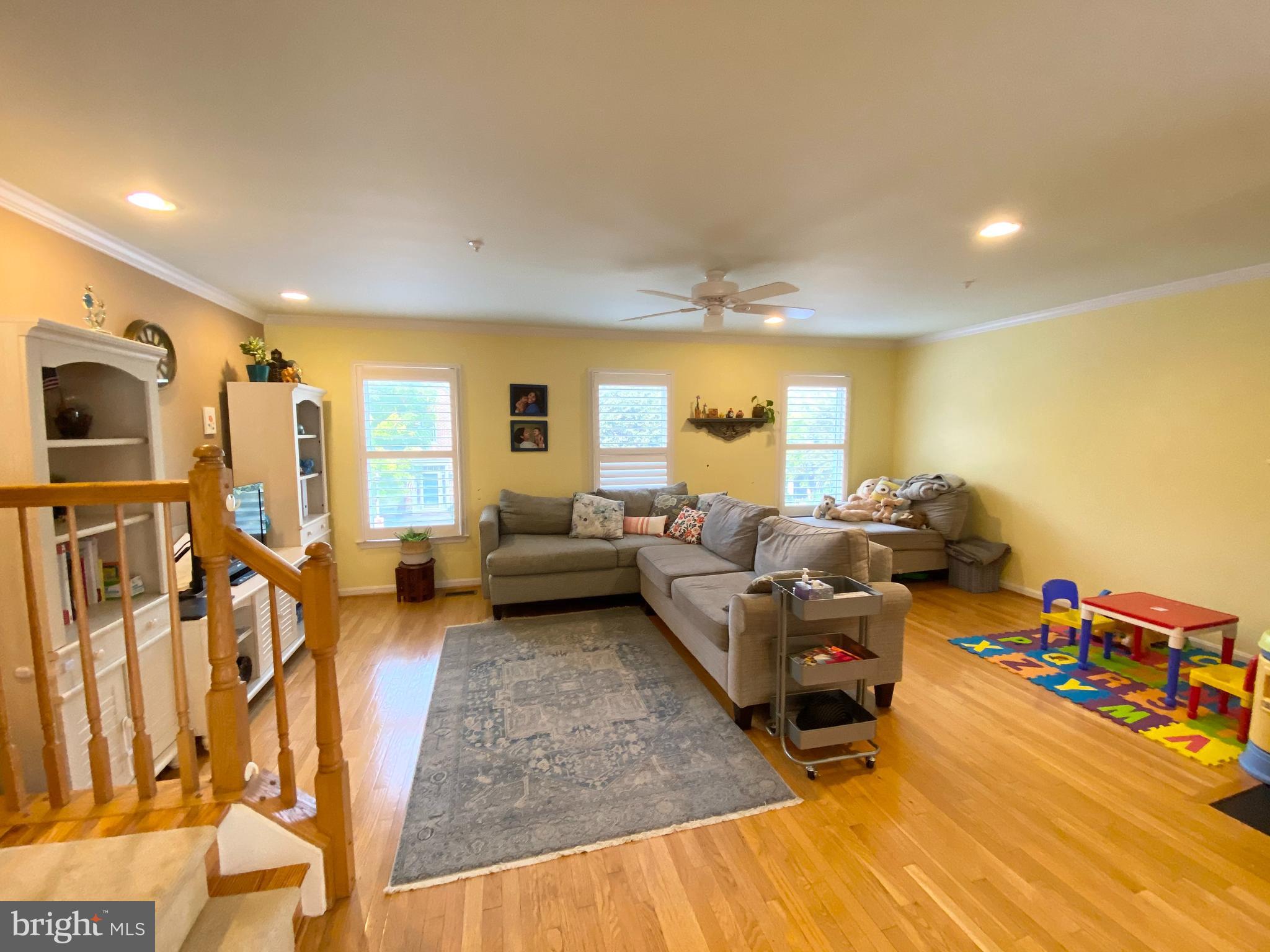 725 CHESTERTOWN STREET