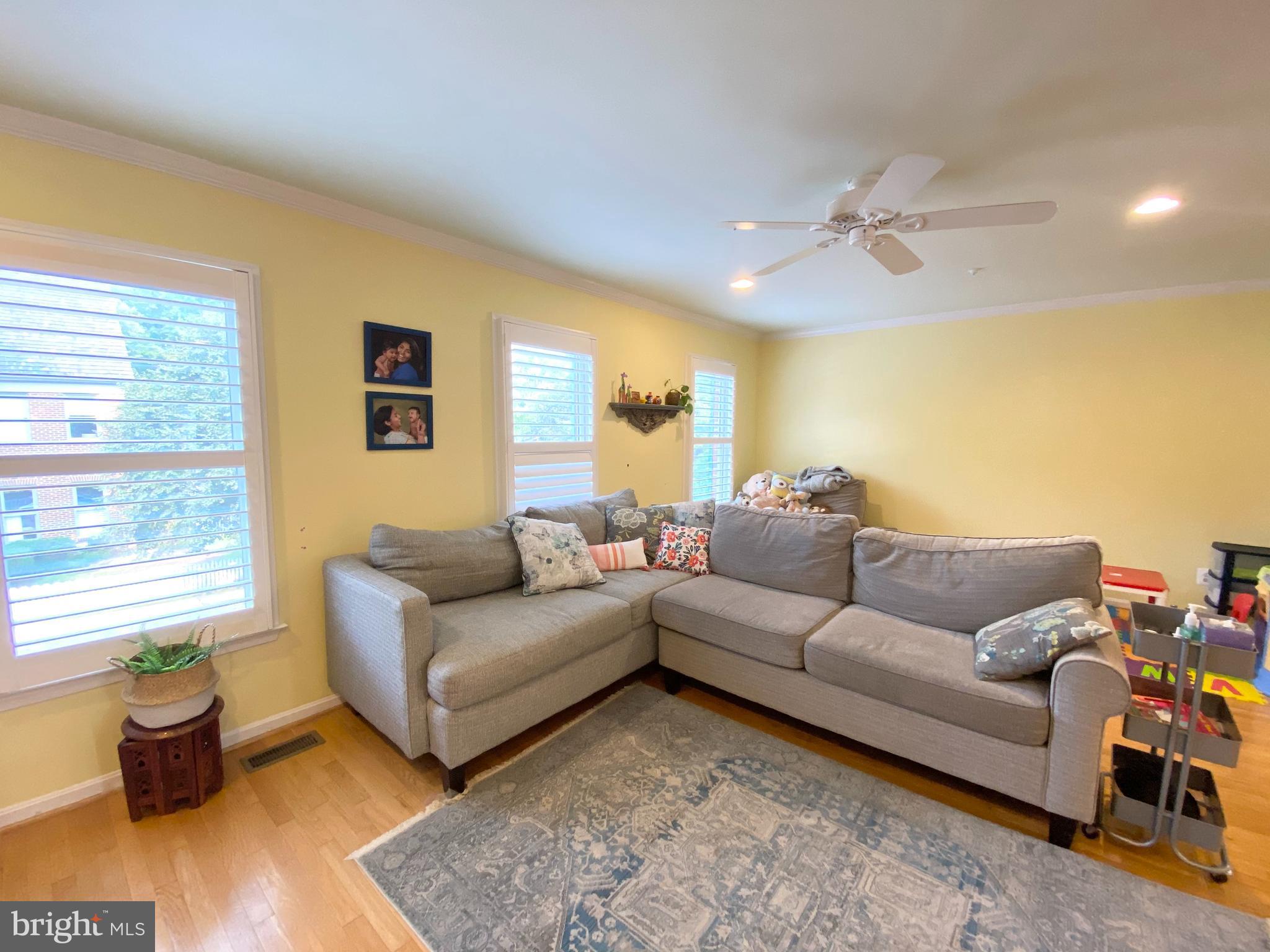 725 CHESTERTOWN STREET