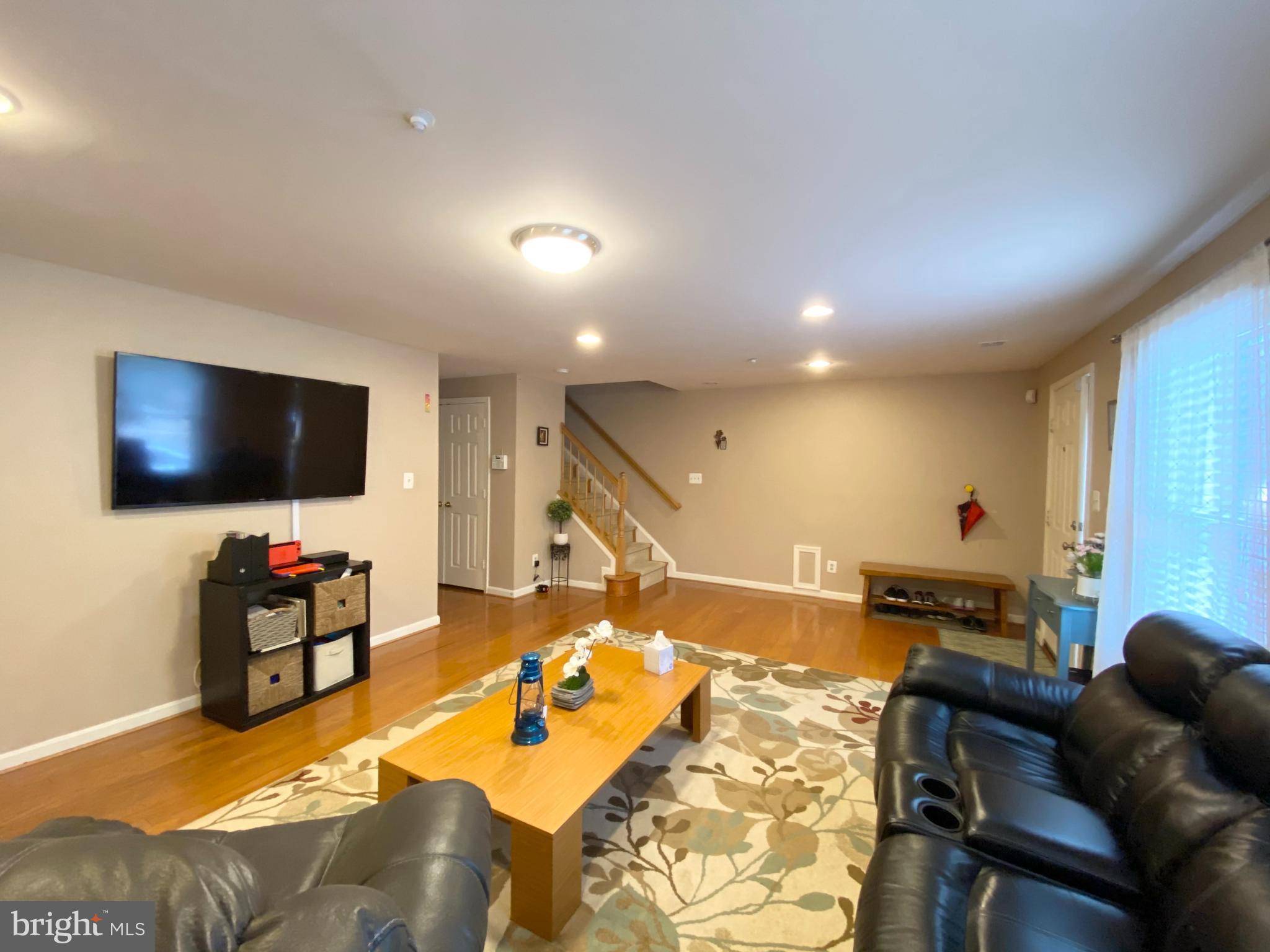 725 CHESTERTOWN STREET