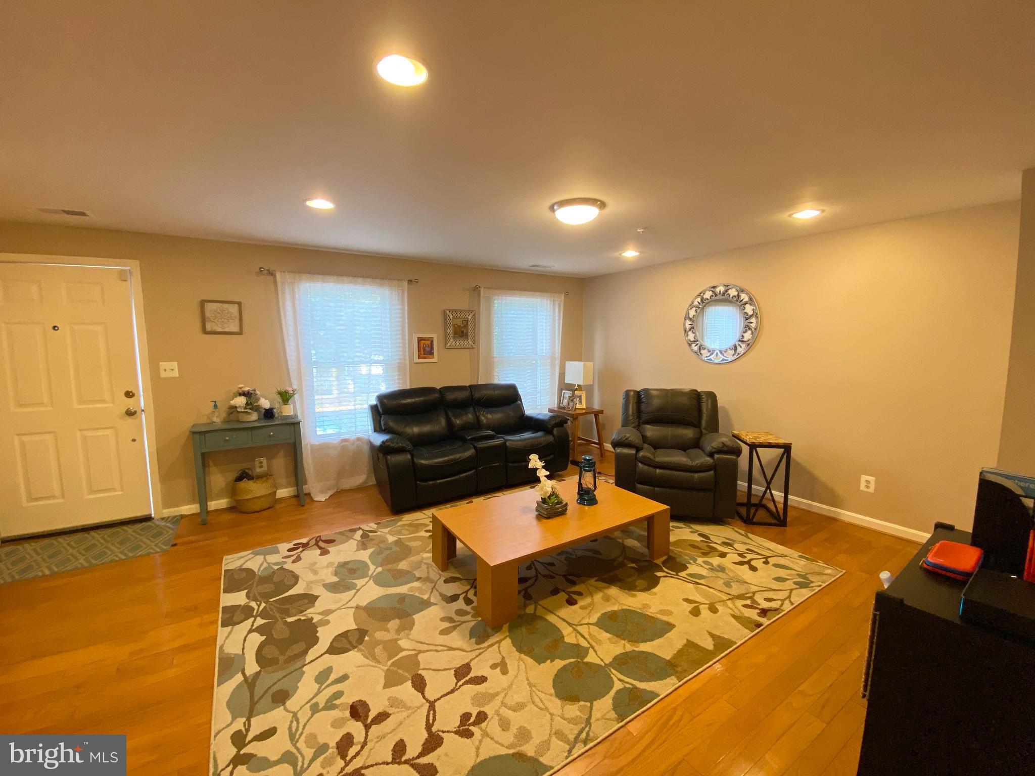 725 CHESTERTOWN STREET