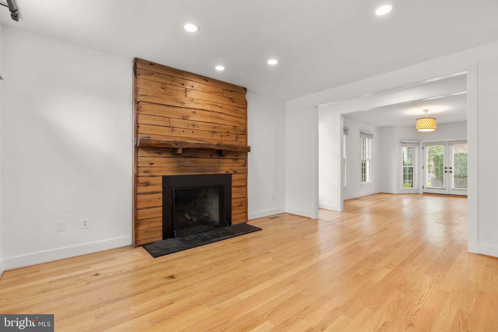 405 TSCHIFFELY SQUARE ROAD