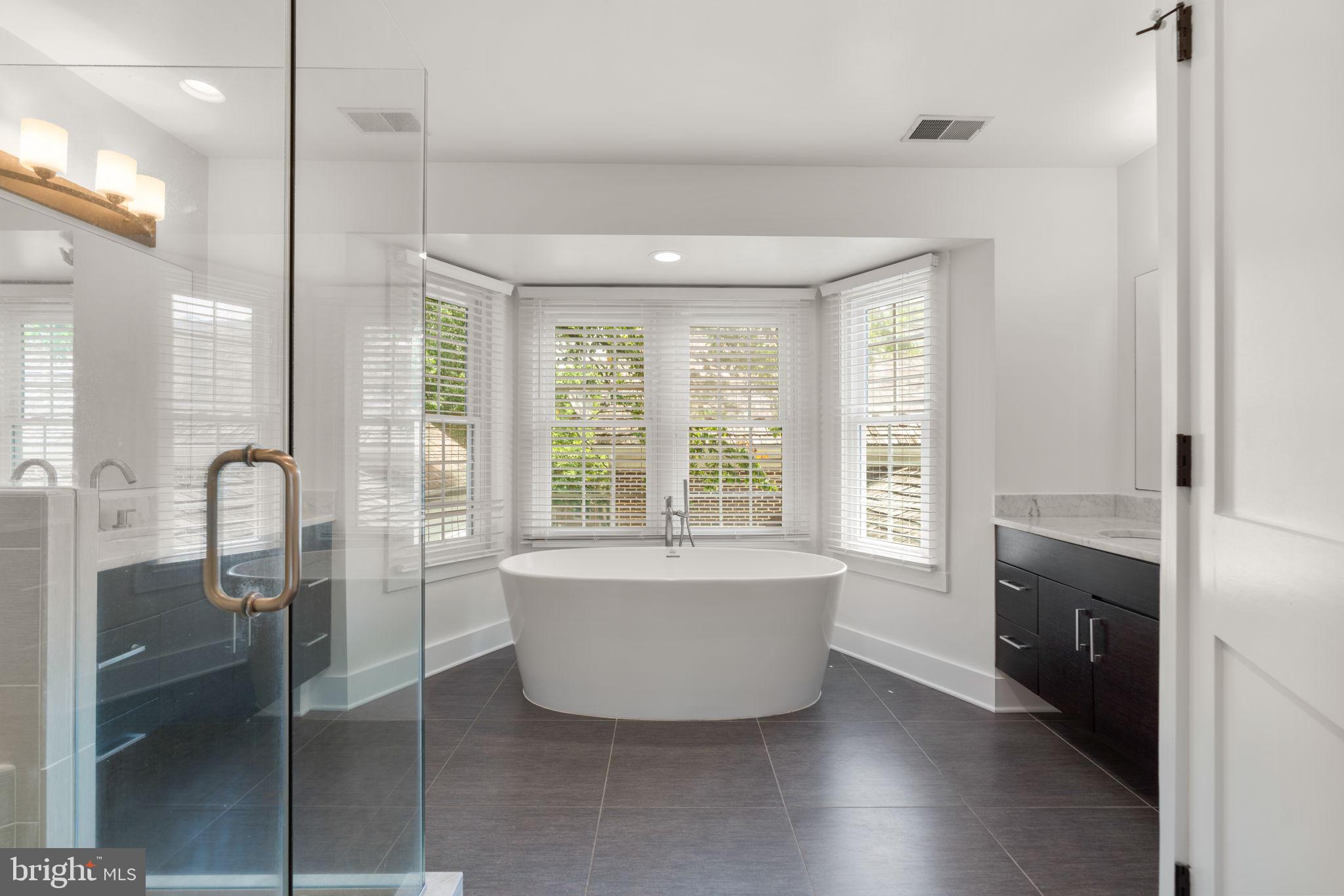 405 TSCHIFFELY SQUARE ROAD