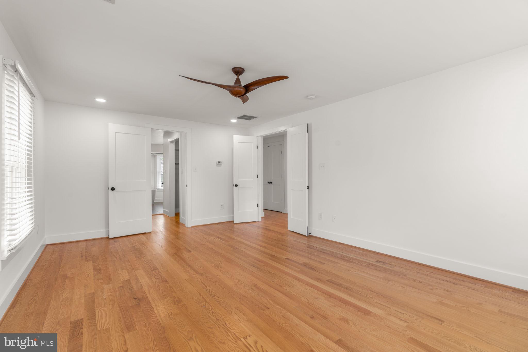 405 TSCHIFFELY SQUARE ROAD