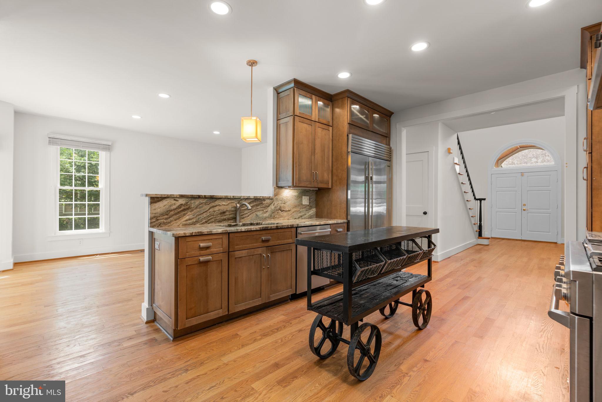 405 TSCHIFFELY SQUARE ROAD