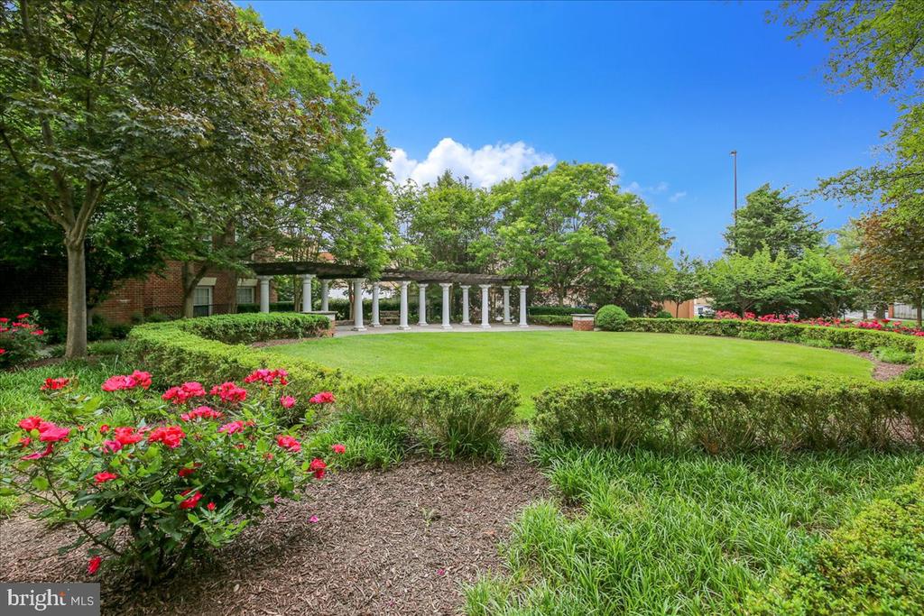 17 GRANITE PLACE 396