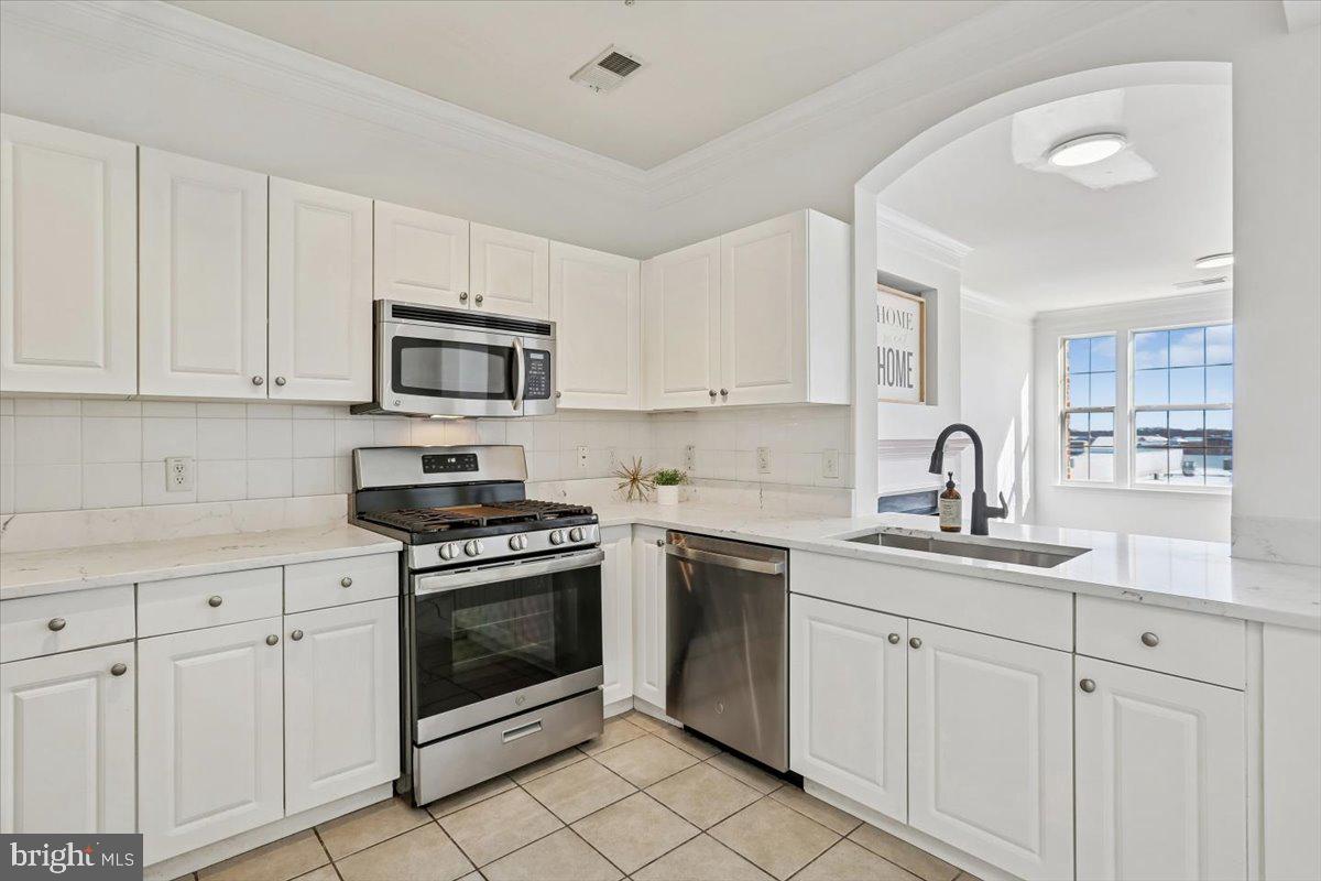 17 GRANITE PLACE 396