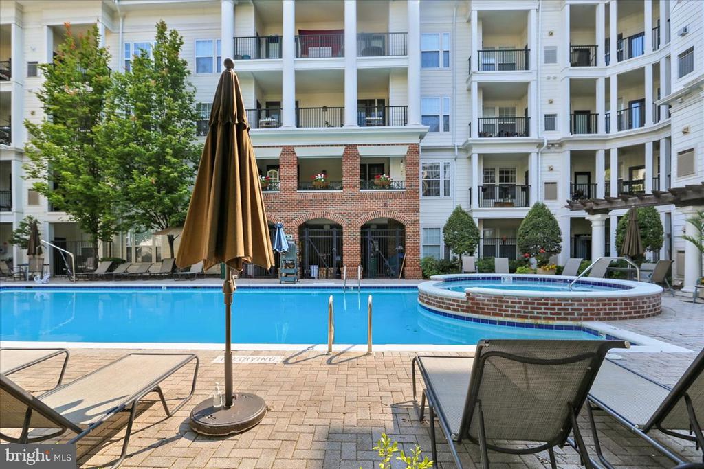 17 GRANITE PLACE 396