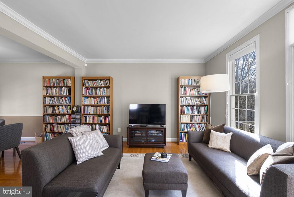 353 ALFANDRE MEWS