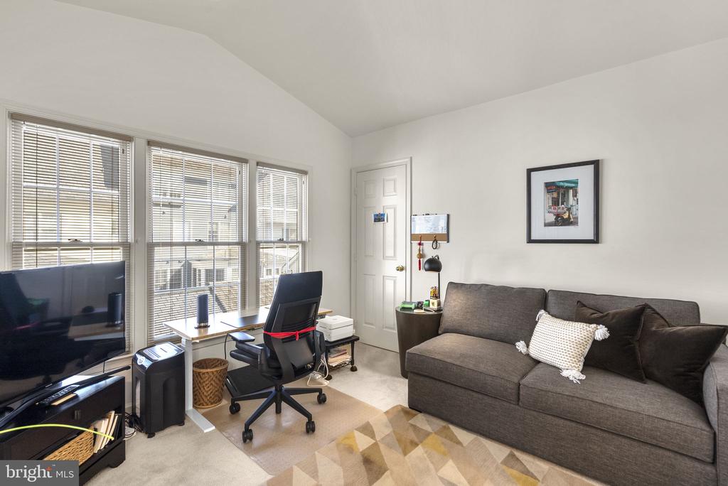 353 ALFANDRE MEWS