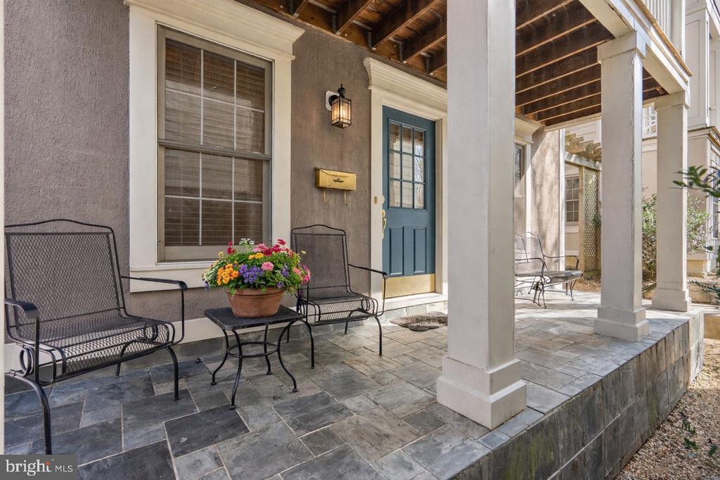 353 ALFANDRE MEWS