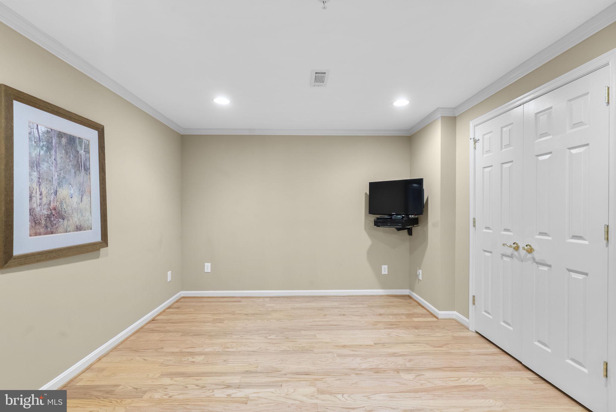 3 KENT GARDENS CIRCLE