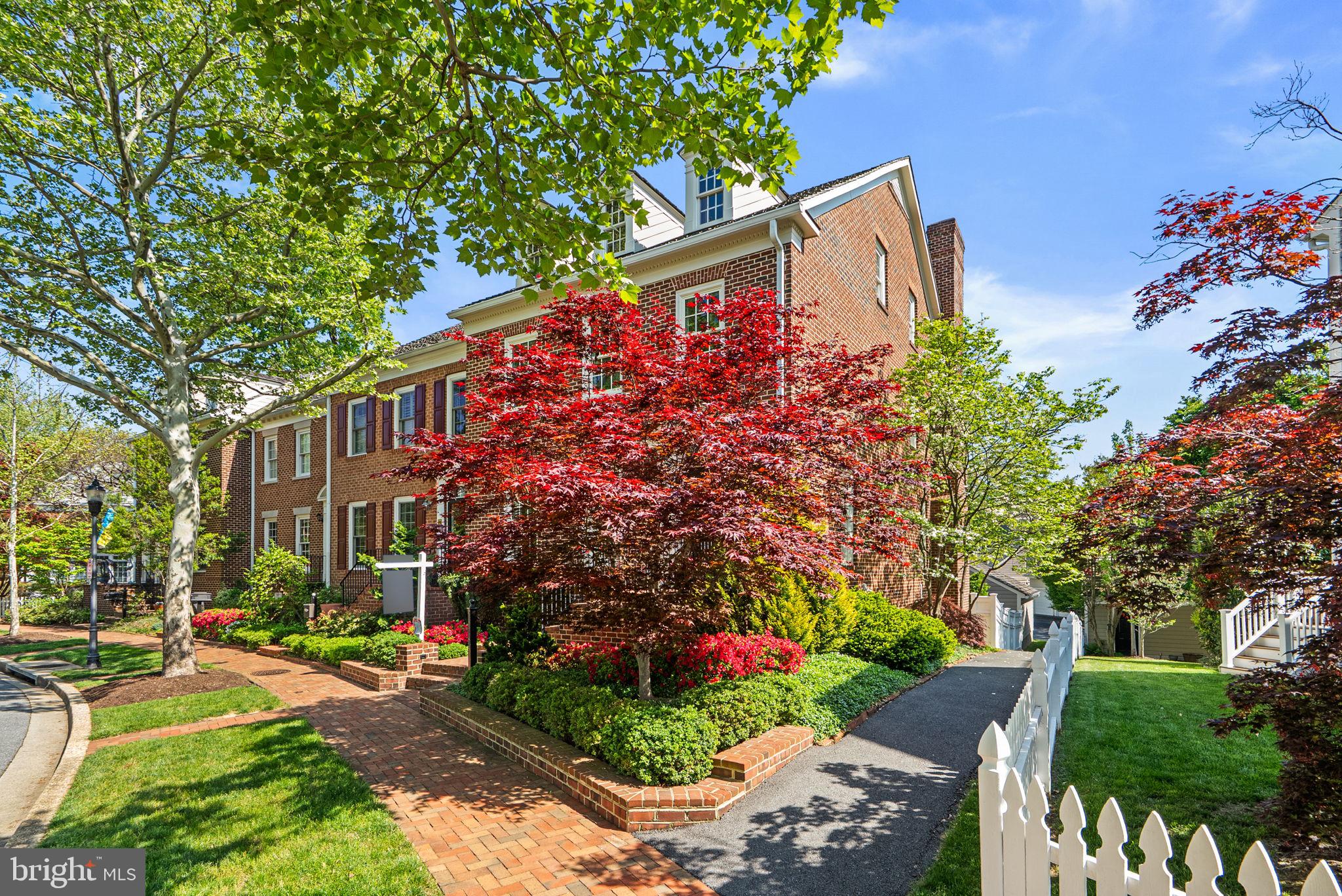 3 KENT GARDENS CIRCLE