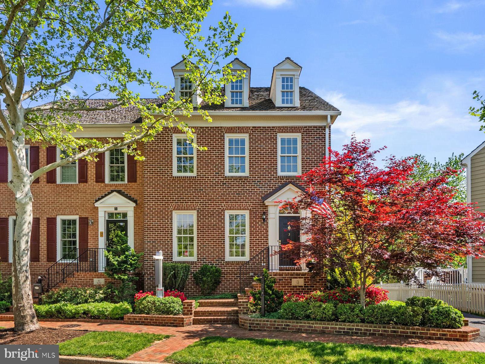 3 KENT GARDENS CIRCLE