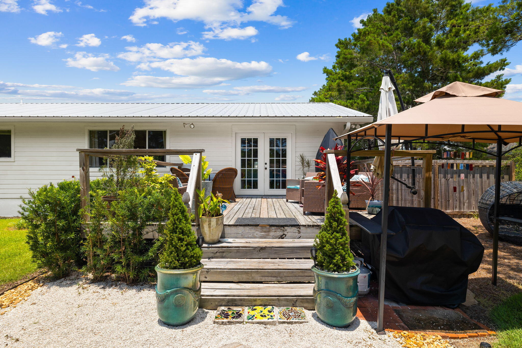 527 Ridge Road