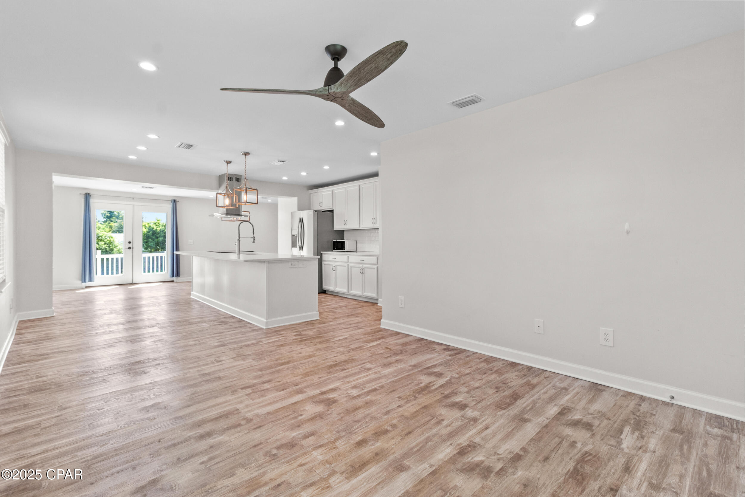 310 N Bonita Avenue