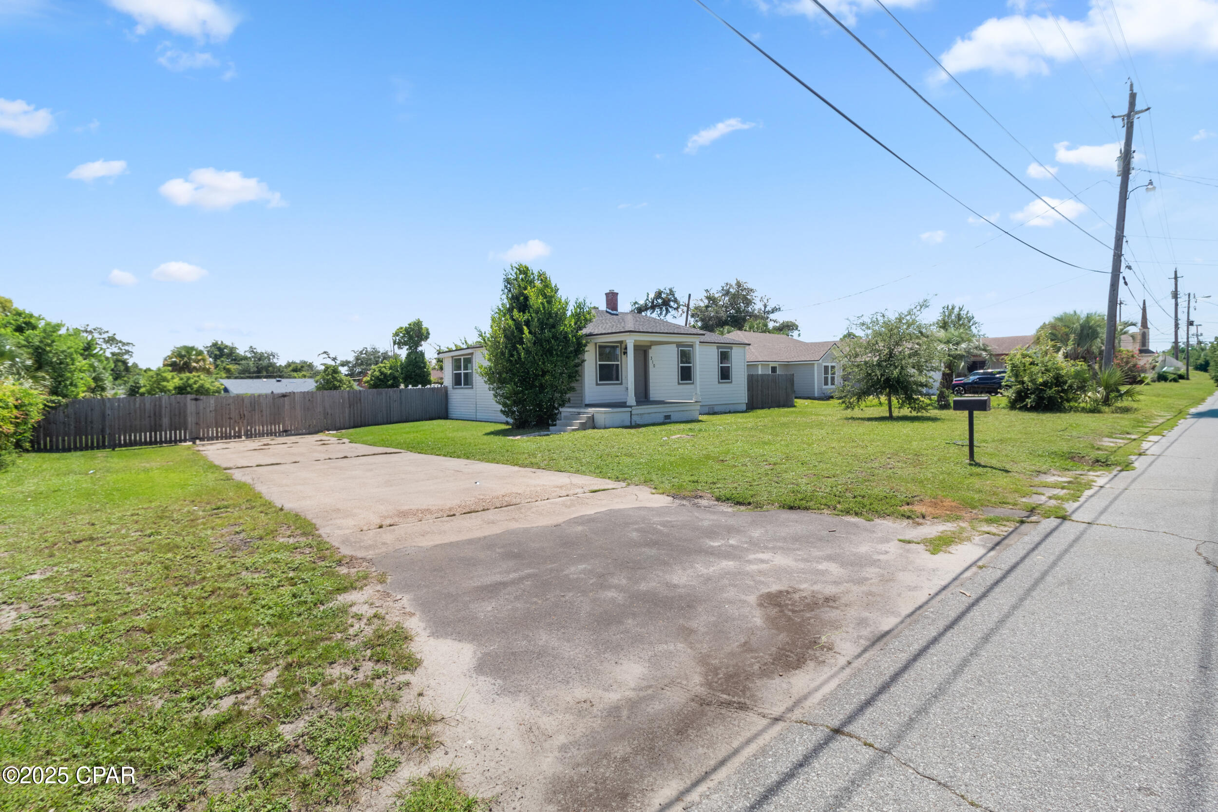 310 N Bonita Avenue