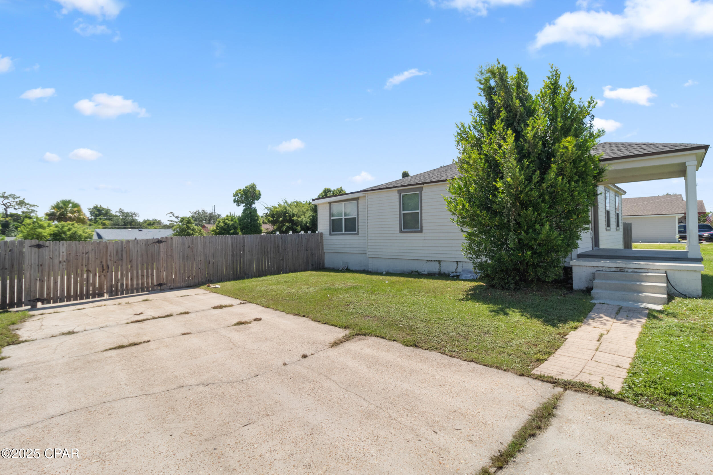 310 N Bonita Avenue