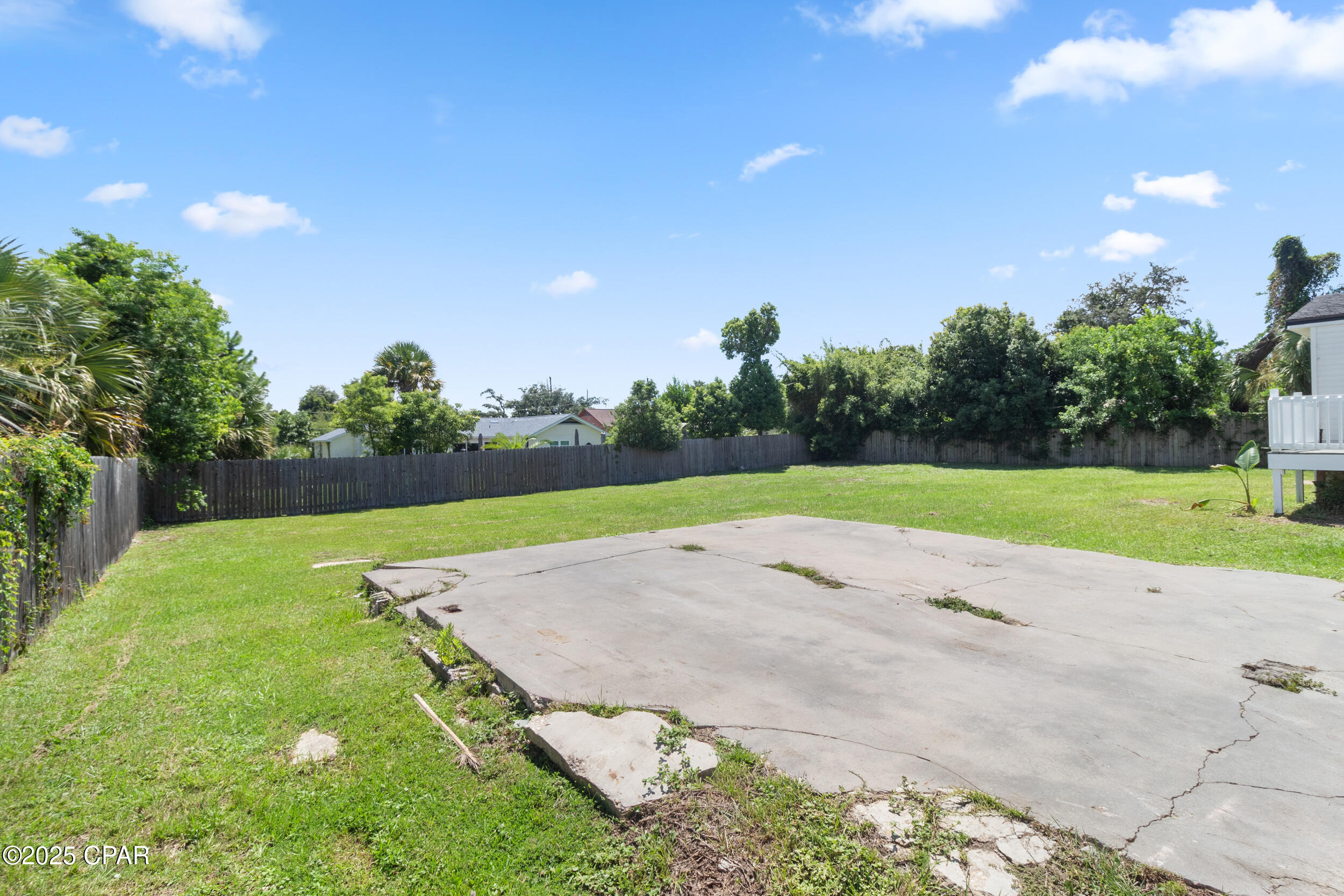 310 N Bonita Avenue