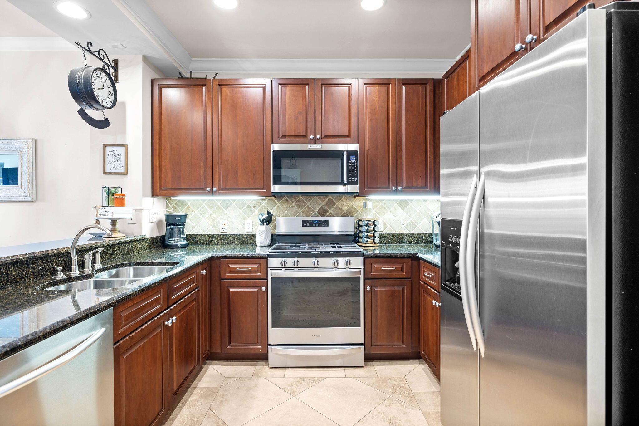 2421 W County Highway 30A, UNIT G303