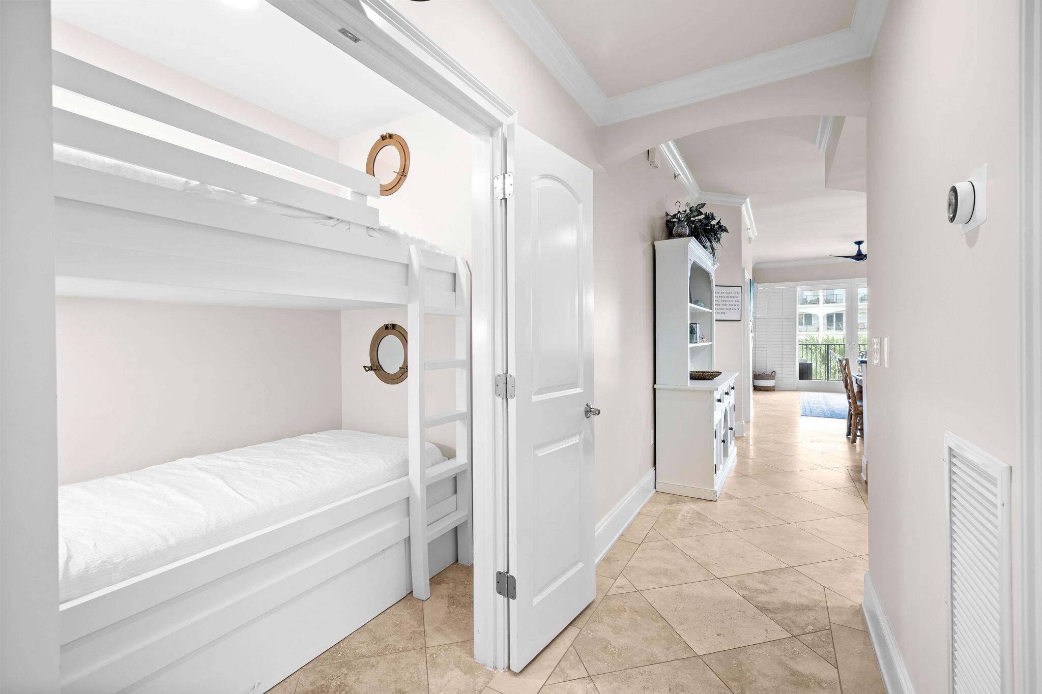 2421 W County Highway 30A, UNIT G303