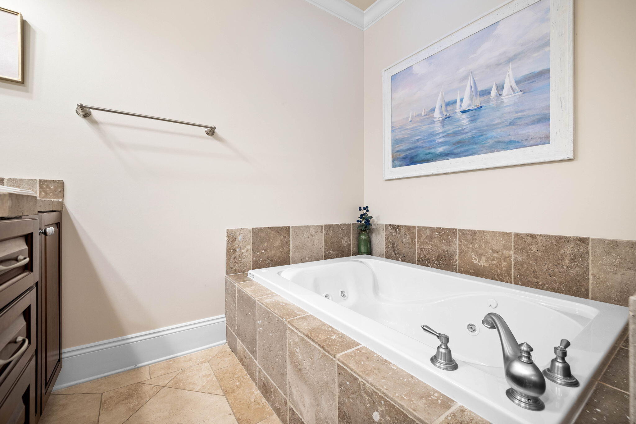2421 W County Highway 30A, UNIT G303