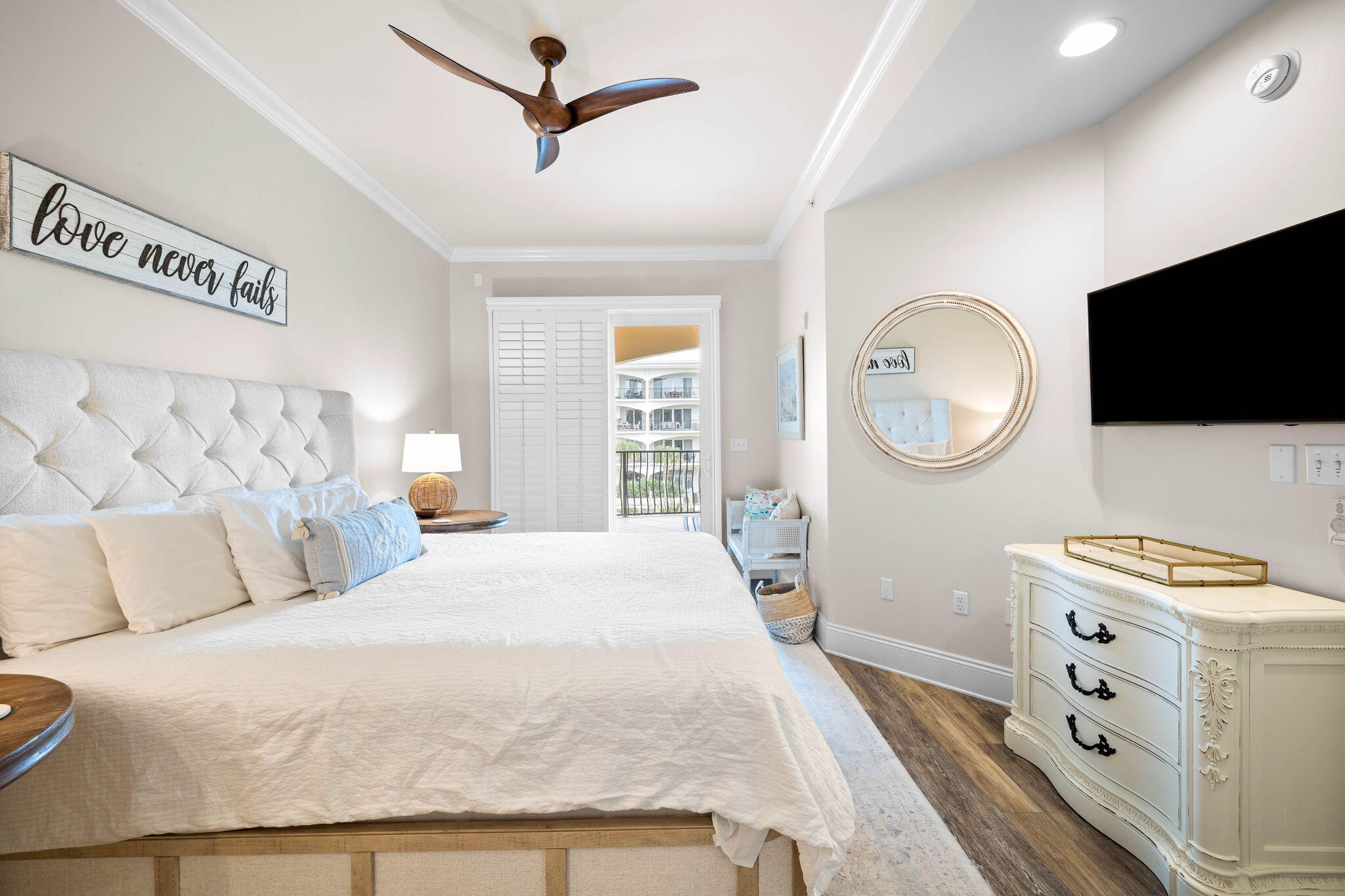 2421 W County Highway 30A, UNIT G303