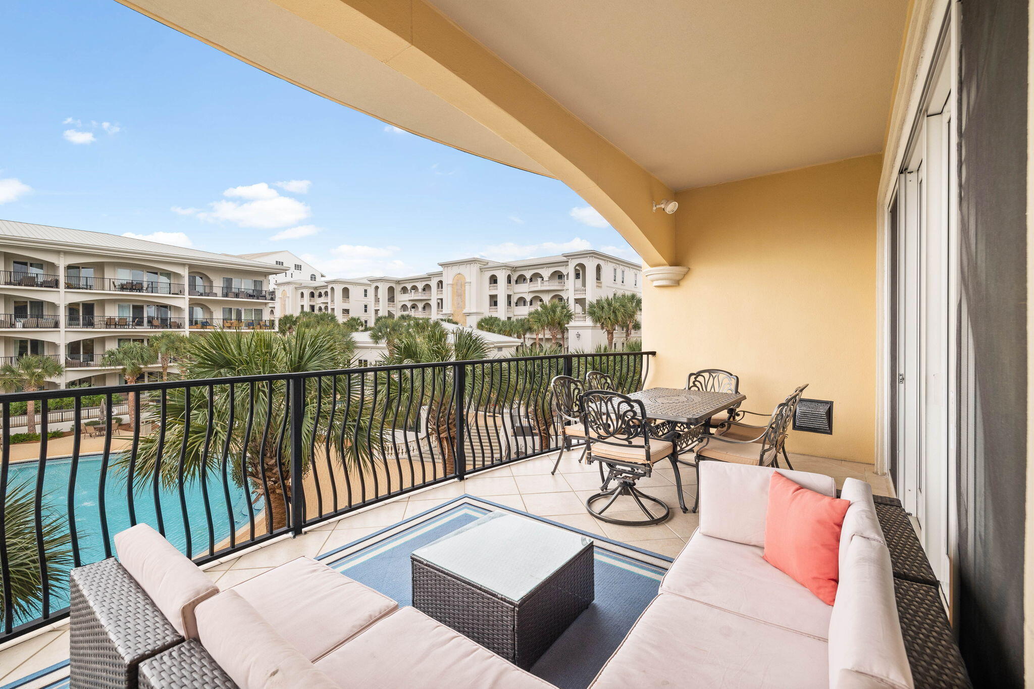 2421 W County Highway 30A, UNIT G303