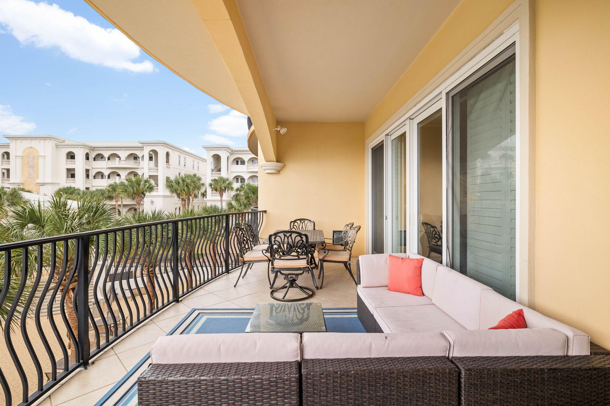 2421 W County Highway 30A, UNIT G303