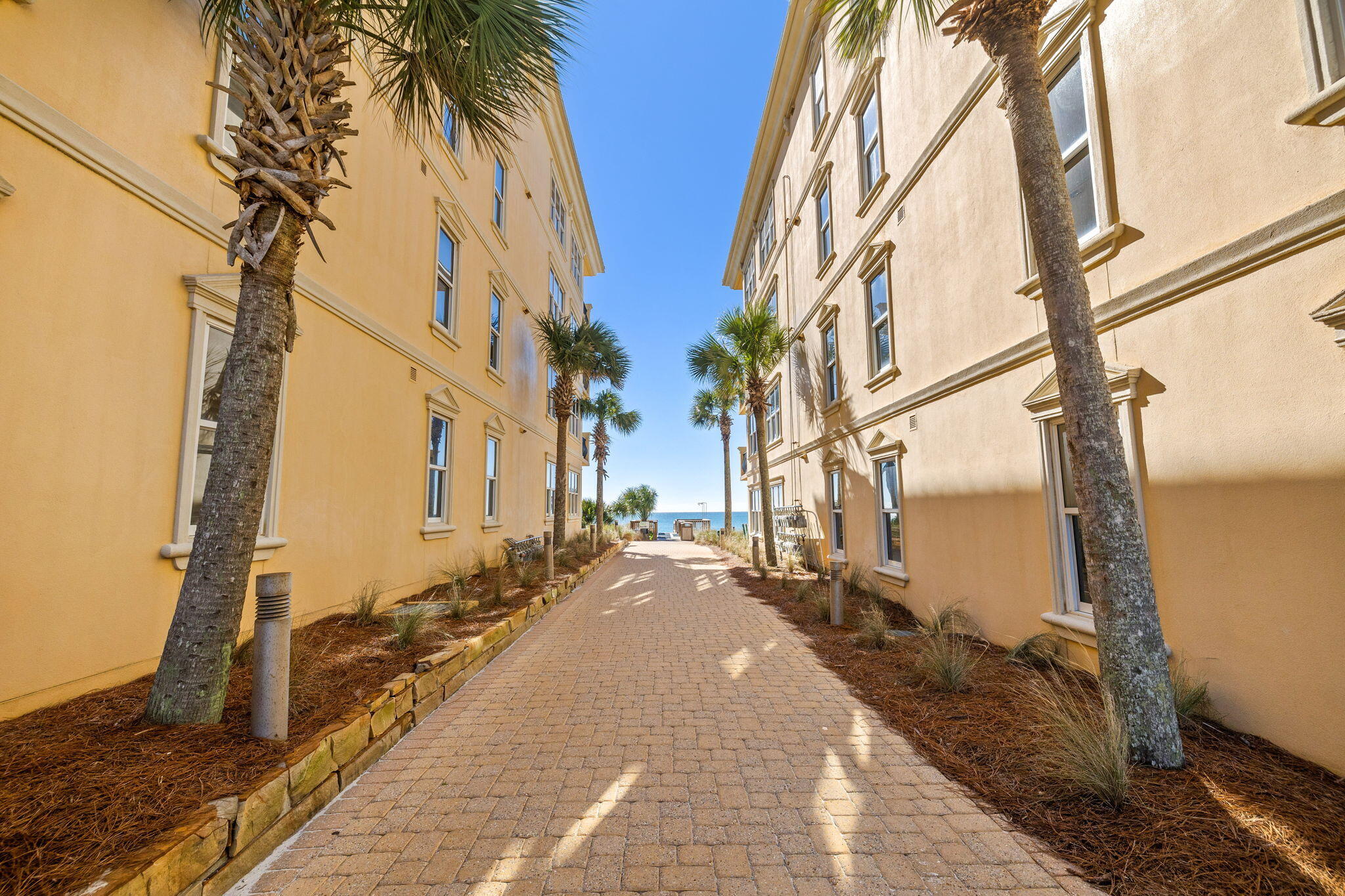 2421 W County Highway 30A, UNIT G303