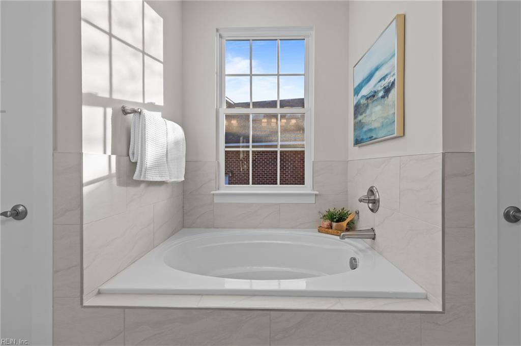 1920 Lancing Crest LN