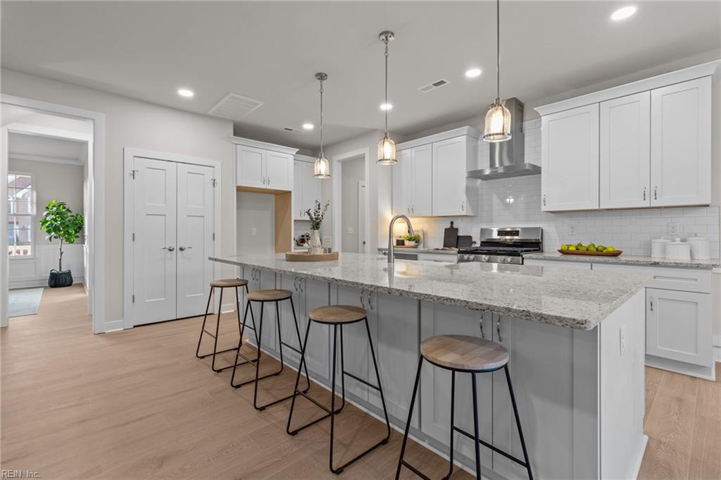 1920 Lancing Crest LN