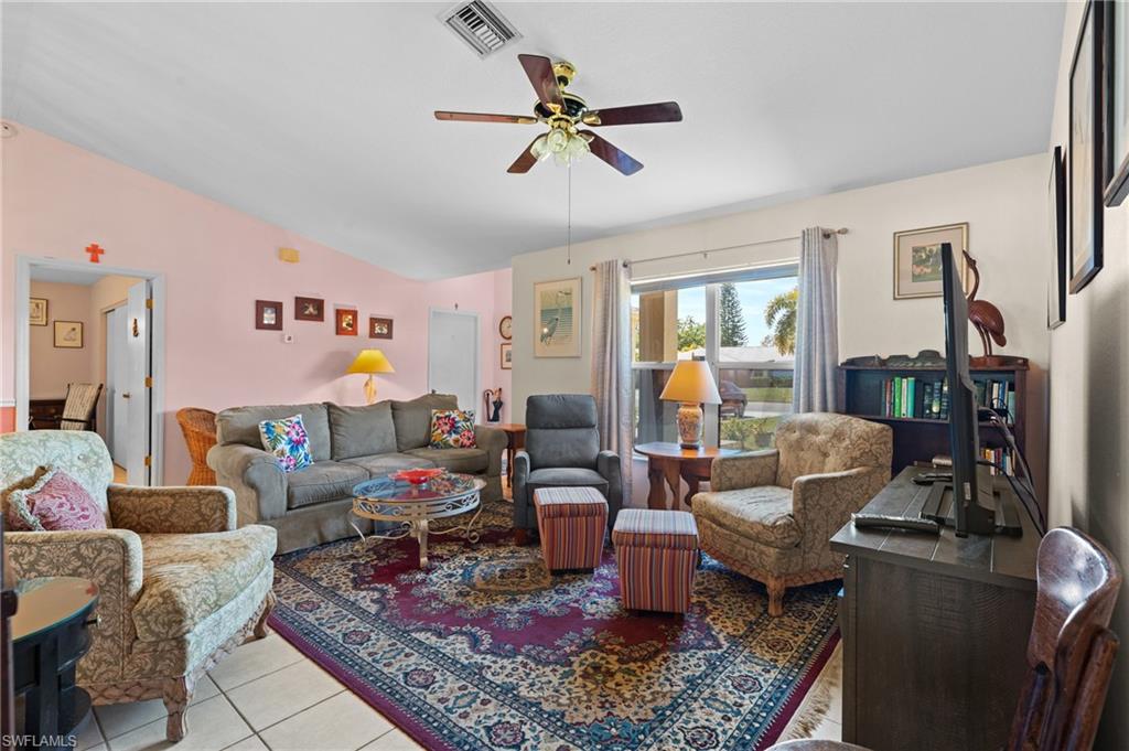 724 Grove DR