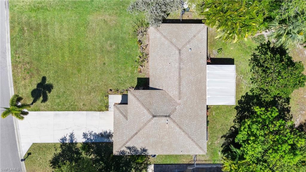724 Grove DR