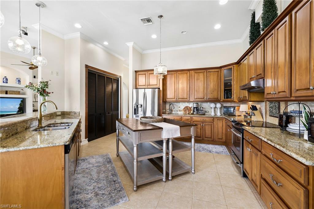 9089 Whitfield DR
