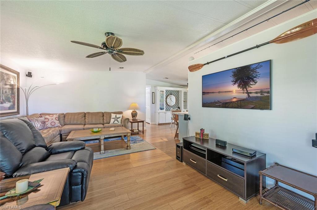 105 Calais CT
