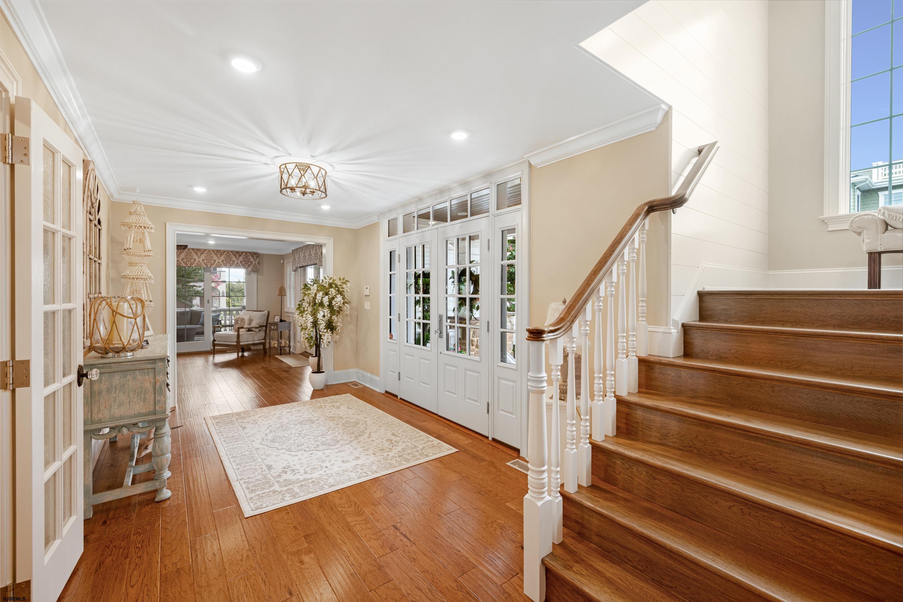 2436 Wesley Ave