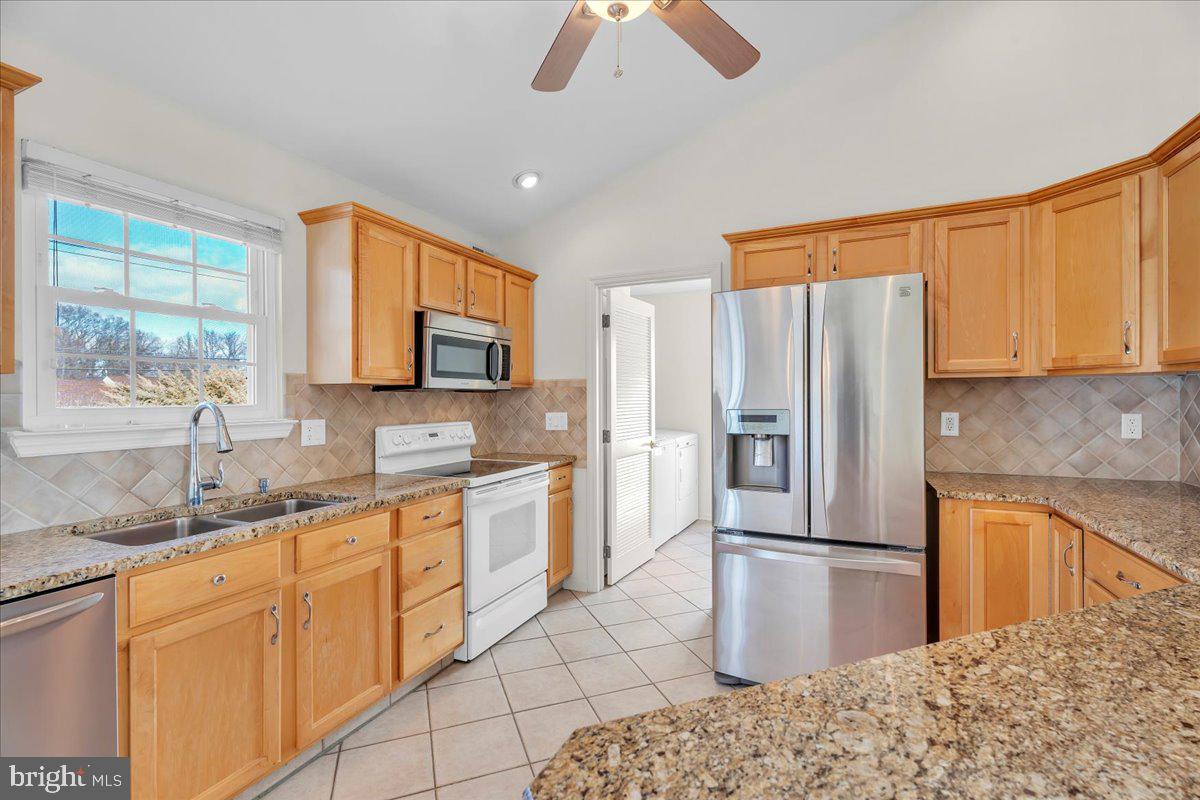 121 CANOPY LANE