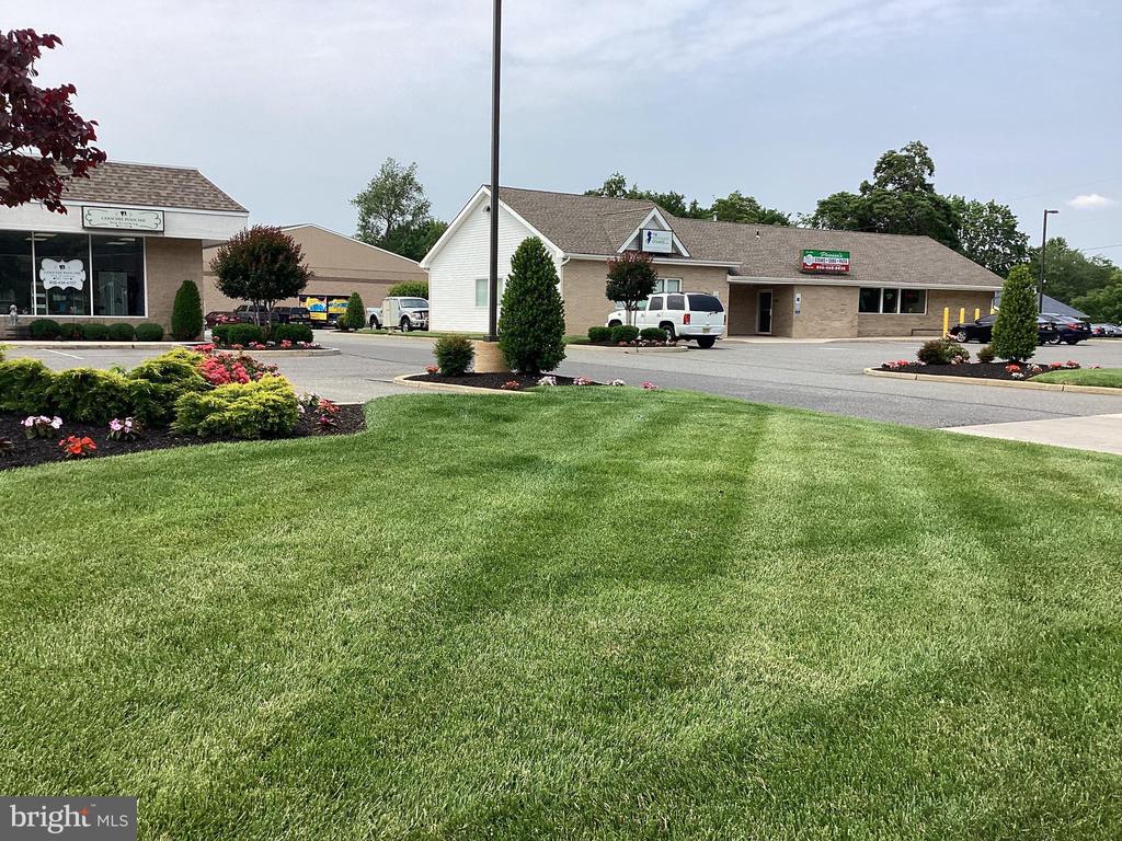 550 BRIDGETON PIKE 2