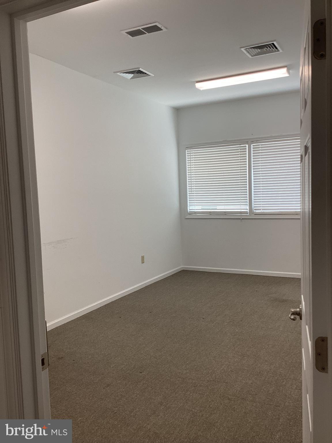 550 BRIDGETON PIKE 2