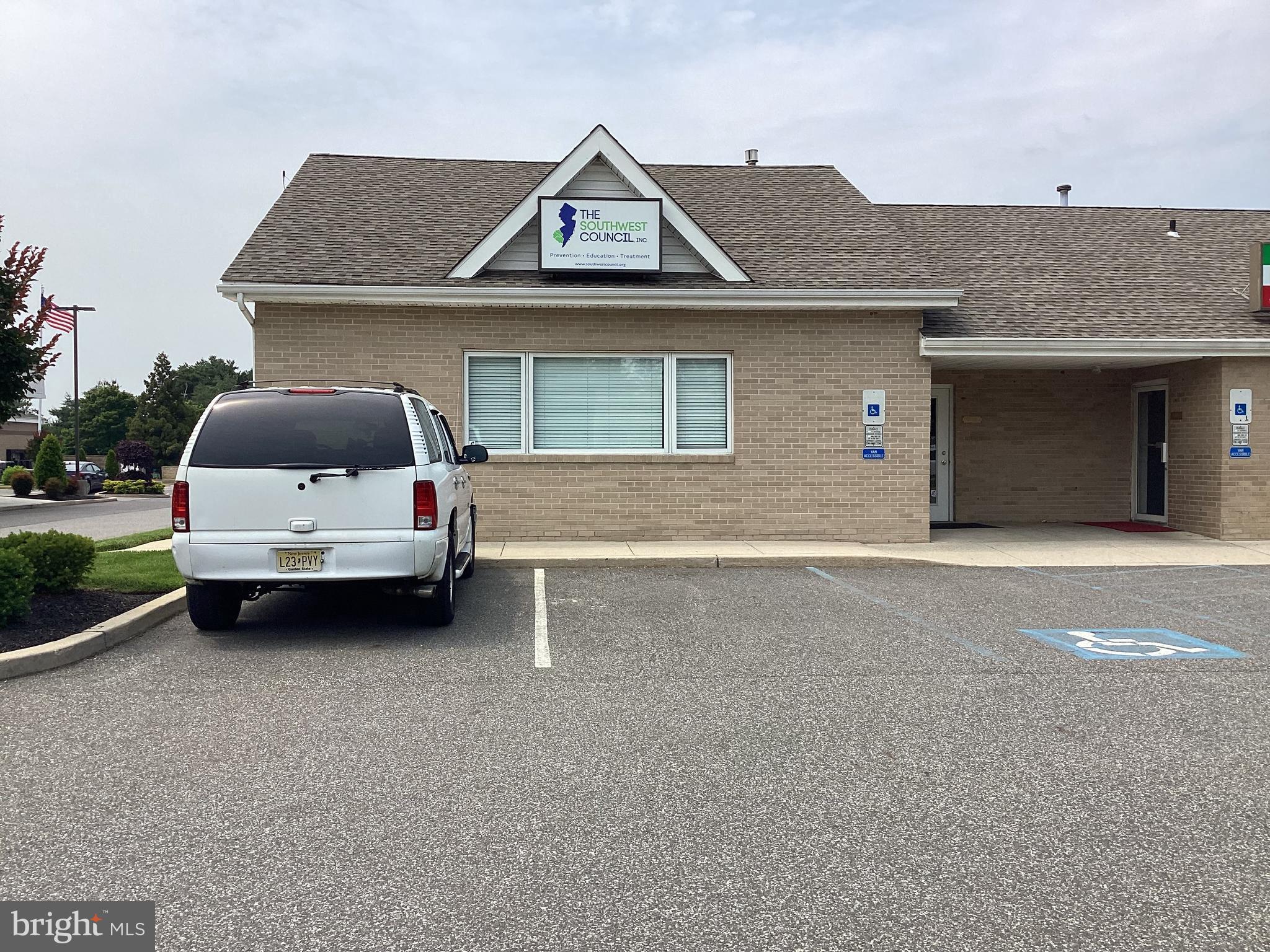 550 BRIDGETON PIKE 2
